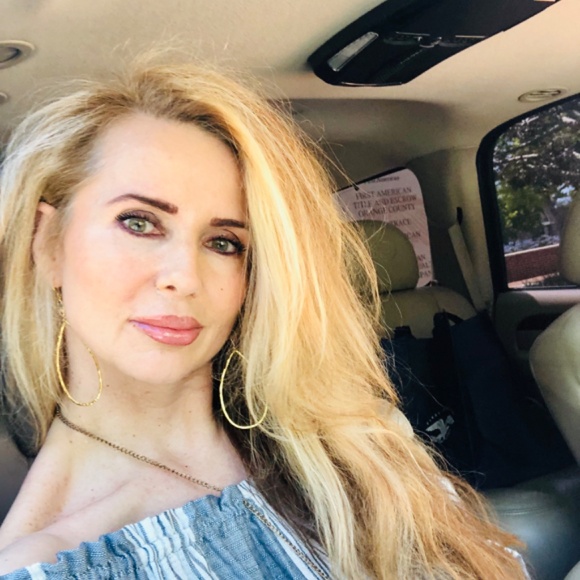 Meet your Posher, Margo - Picture 3 of 11